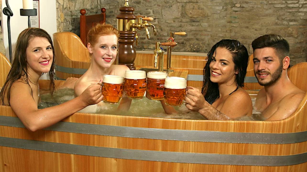 布拉格無限暢飲啤酒溫泉體驗 Beer spa with unlimited beer in Prague ezTravel易遊網