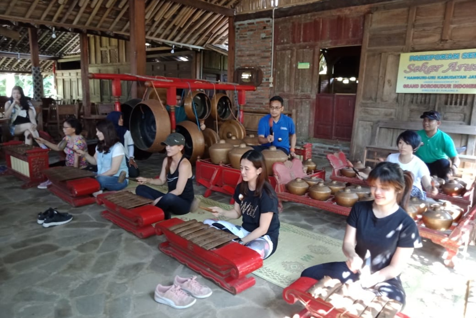 日惹坎迪雷霍騎馬車 婆羅浮屠寺廟之旅 ezTravel易遊網