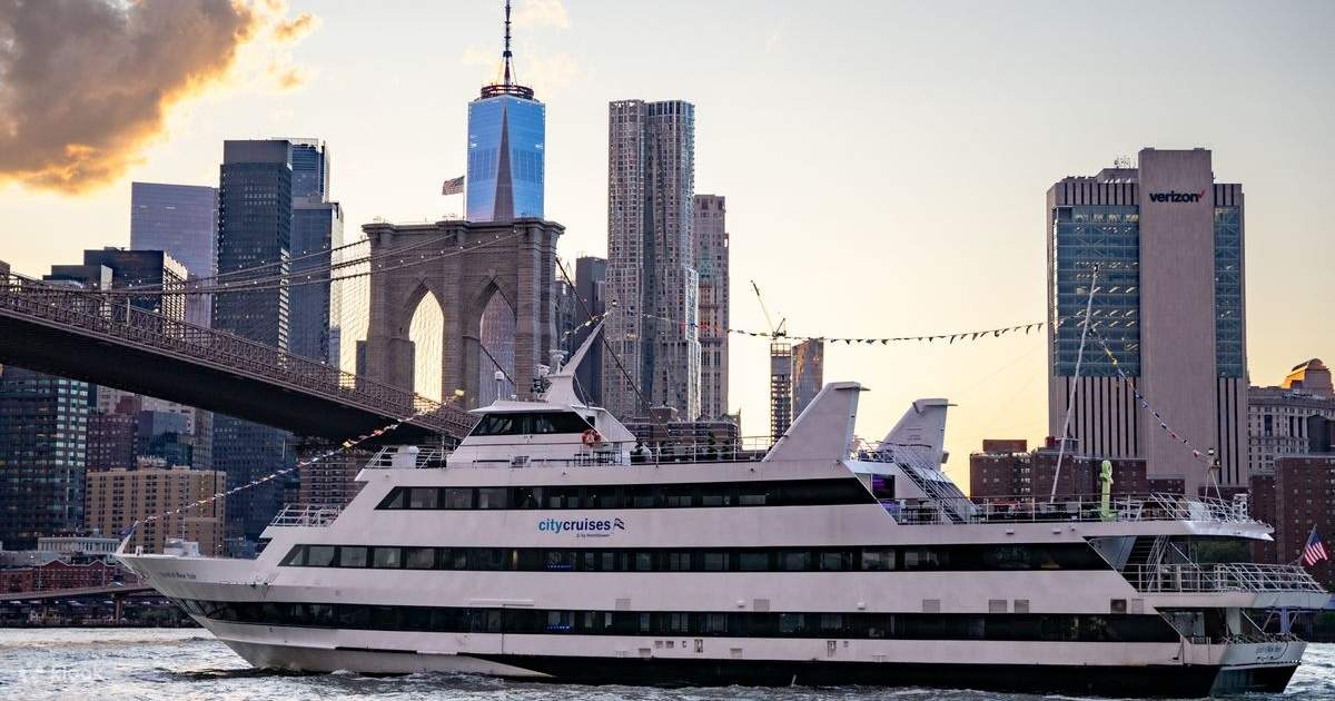 dinner cruise in nyc | enjoy a dinner cruise with interactive games