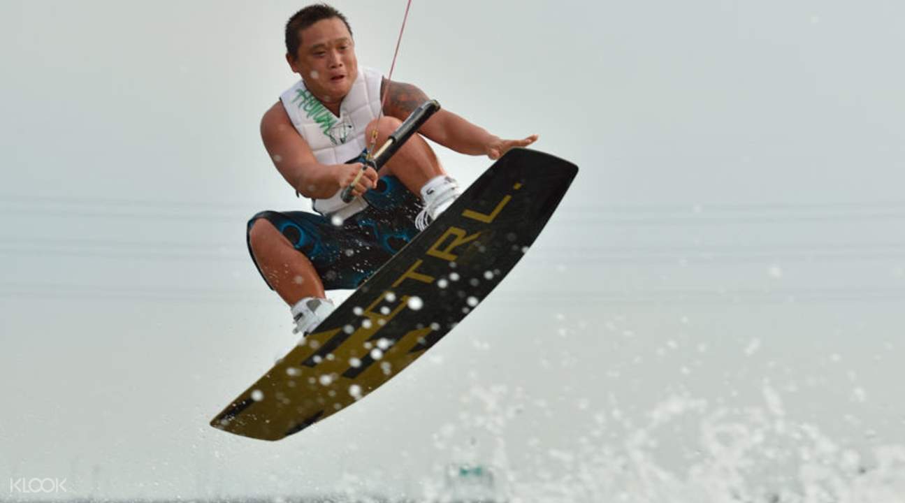 waterskiing experience