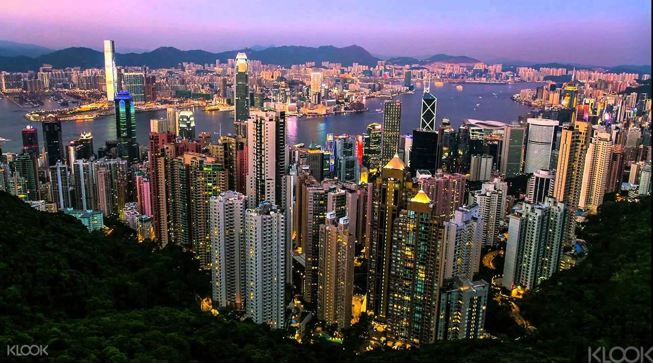 太平山顶上的无敌香港全景,坐在阿甘虾餐厅就可欣赏
