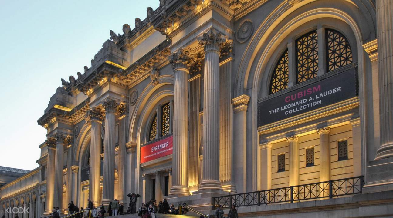 纽约大都会博物馆馆藏丰富,有超过三百万件的艺术品收藏,包括许多