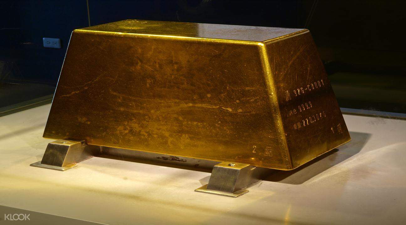 二楼则是有关于黄金的详细介绍,并陈列有破世界记录的巨大金砖;三楼更