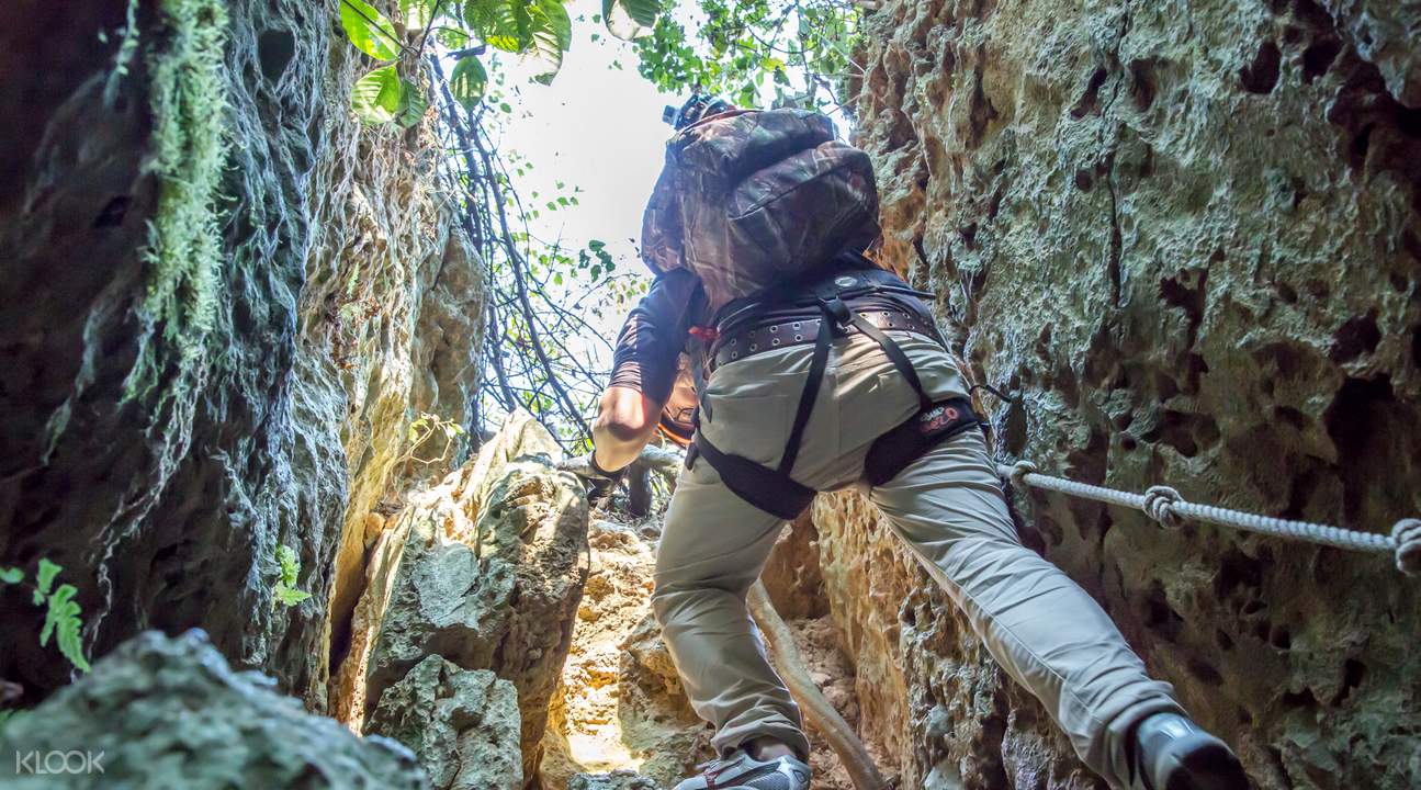 climb up and down the rocks to the north peak of the chai