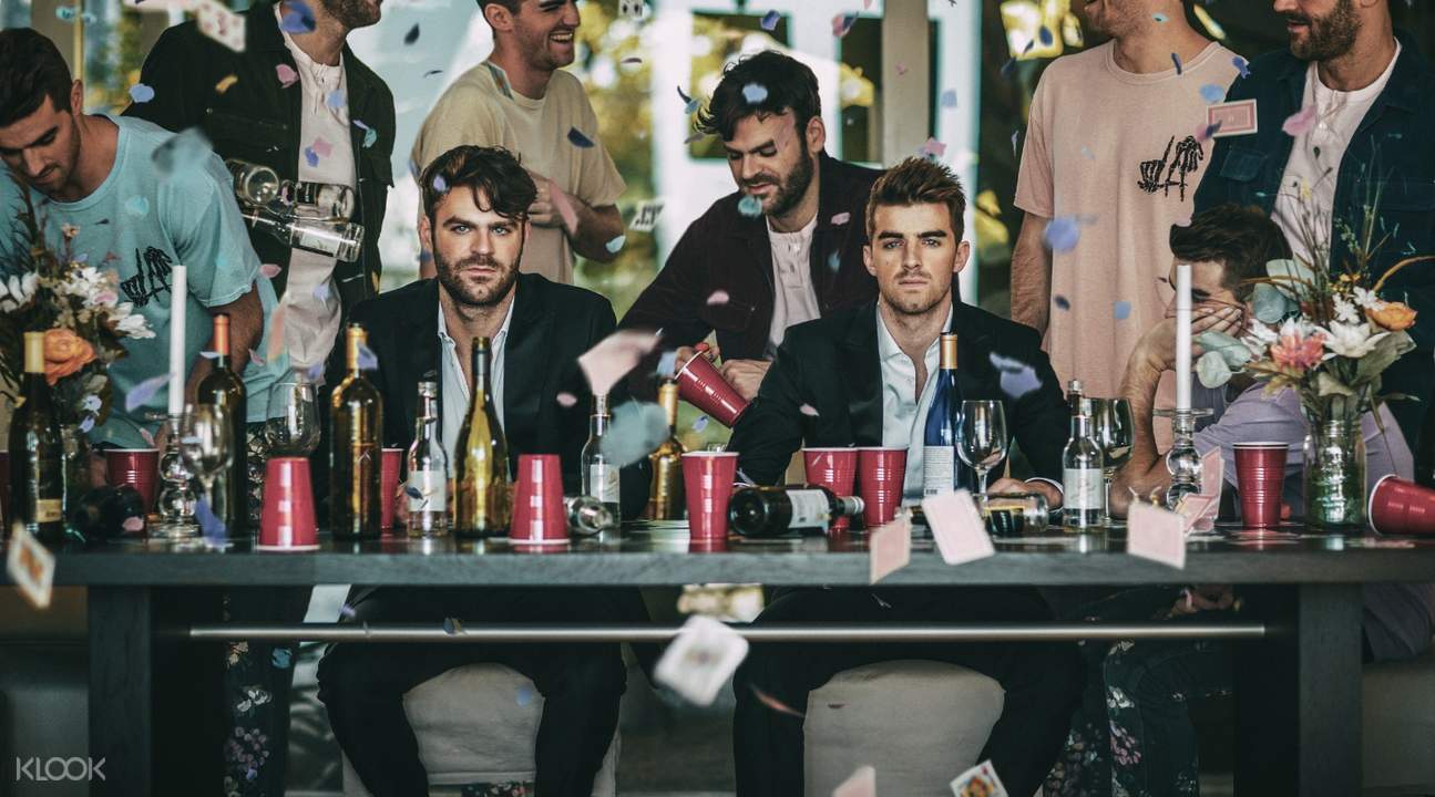 和美国流行指标——老烟枪双人组(chainsmokers),用摇滚乐嗨翻大阪