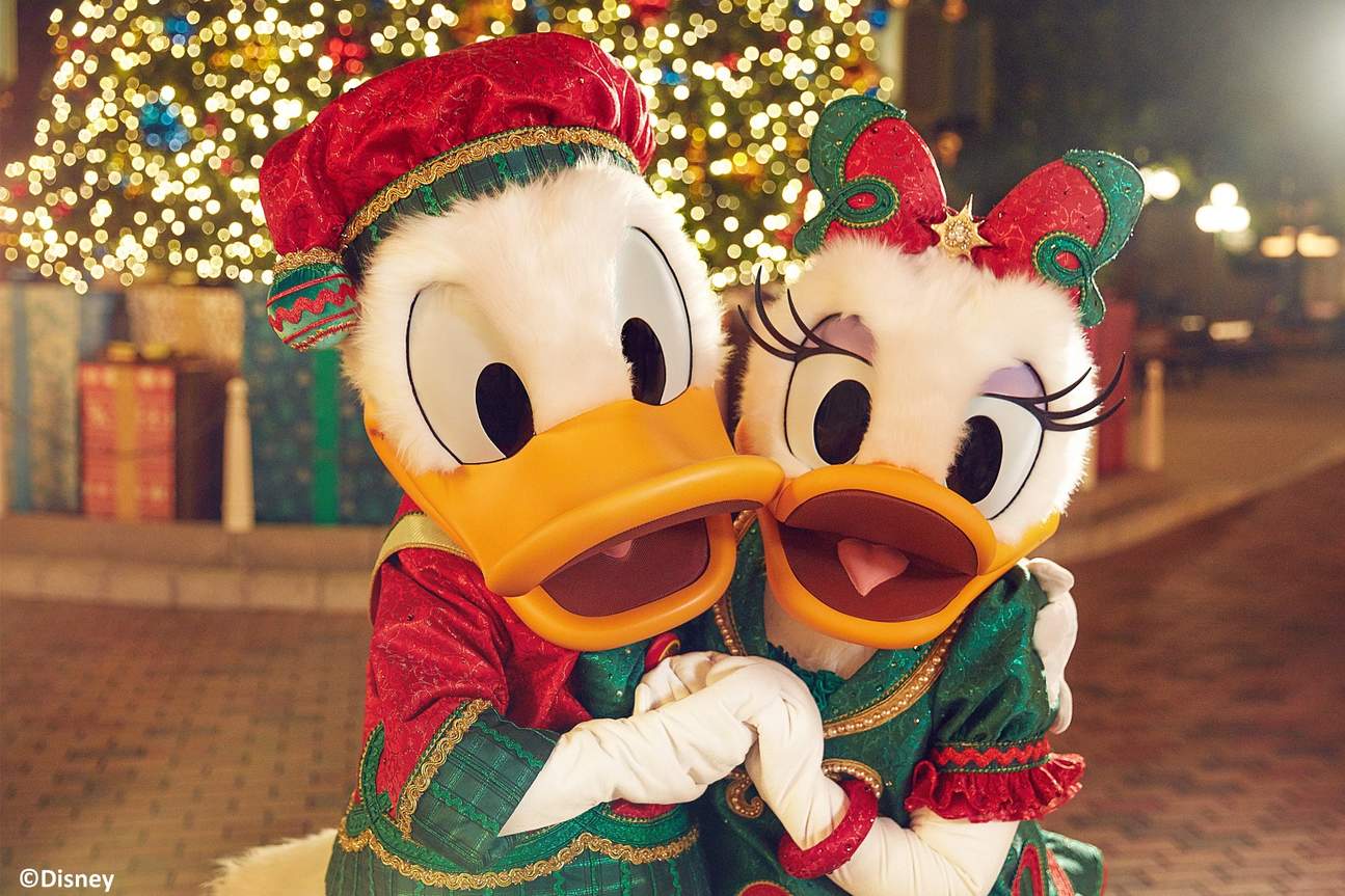 唐老鸭与黛西陪你一起迎接圣诞!