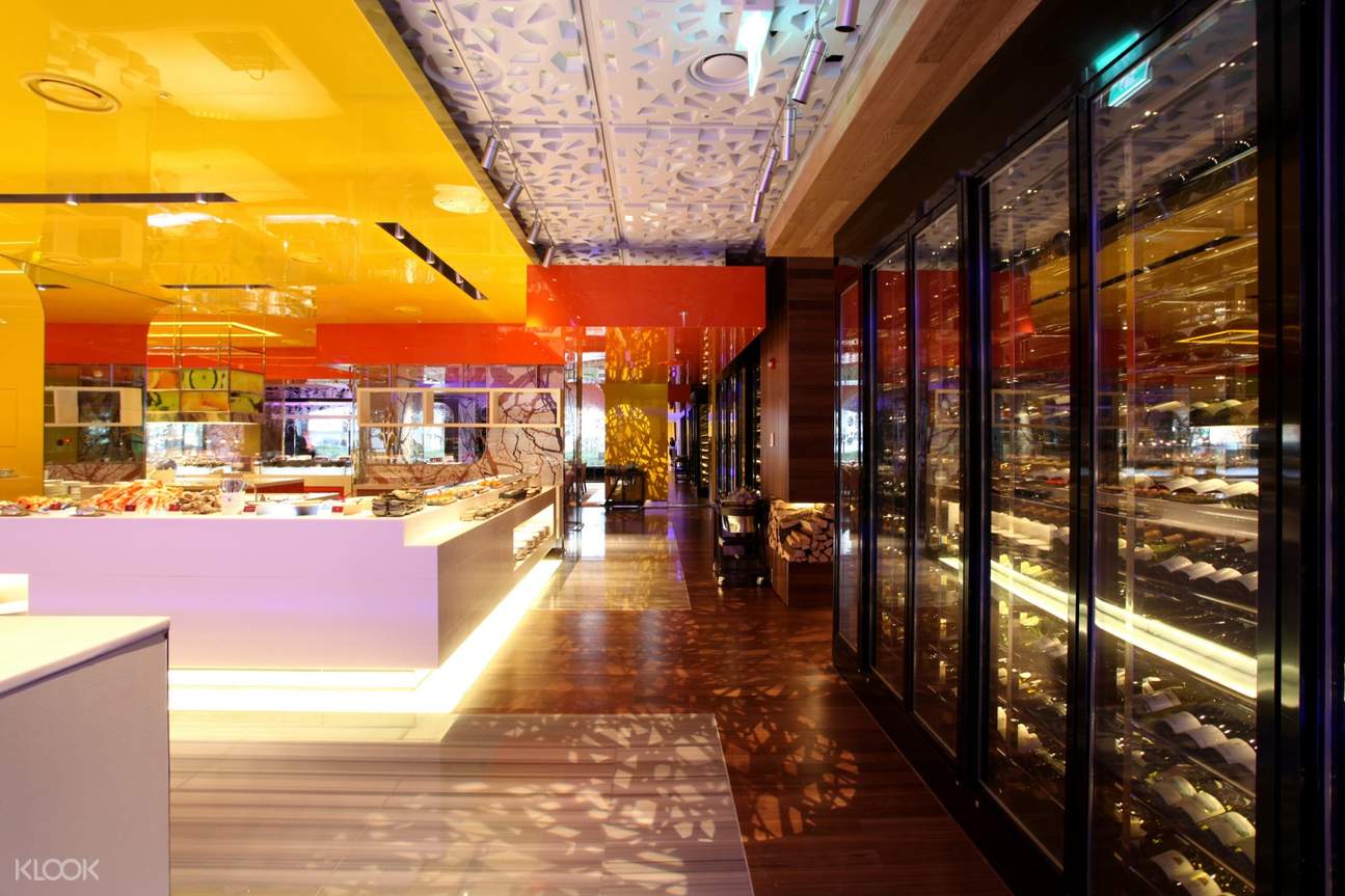 想吃顿高档的饭店自助餐,位於首尔乐天饭店内的la seine餐厅是你不容