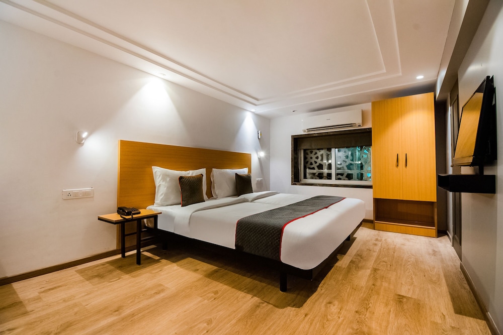 Oyo Flagship Supreme Hotel Cuffe Parade In Mumbai Updated