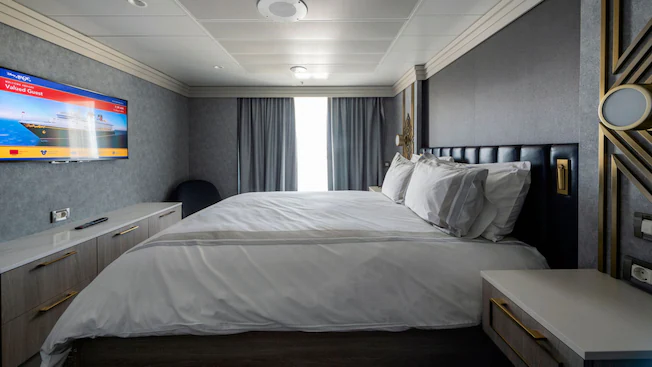 DCL-DW Accoms(带阳台的礼宾双卧室套房)