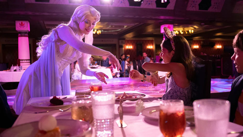 DCL-WW Dining (Arendelle: A Frozen Dining Adventure)