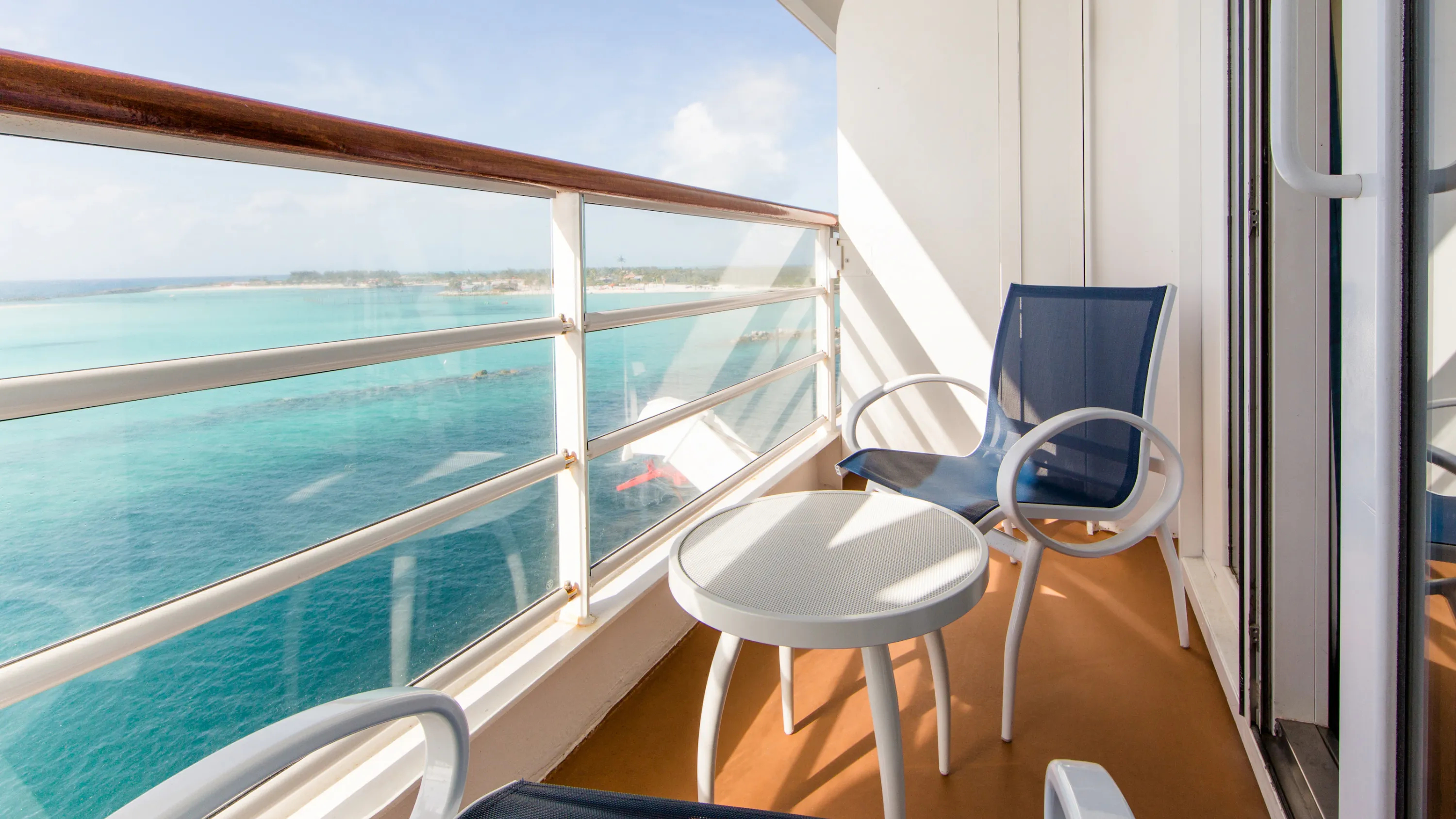 DCL-WW Accoms (Deluxe Oceanview Stateroom with Verandah)