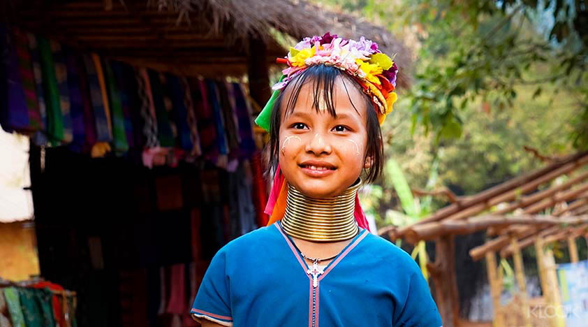 Private Chiang Dao Cave Temple and Karen Long Neck village Day Tour