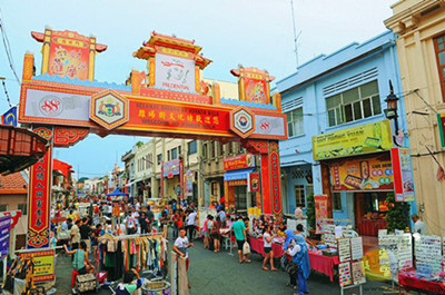 Pink Mosque + Malacca Straits Mosque + Dutch Red House + Malacca River Day Tour