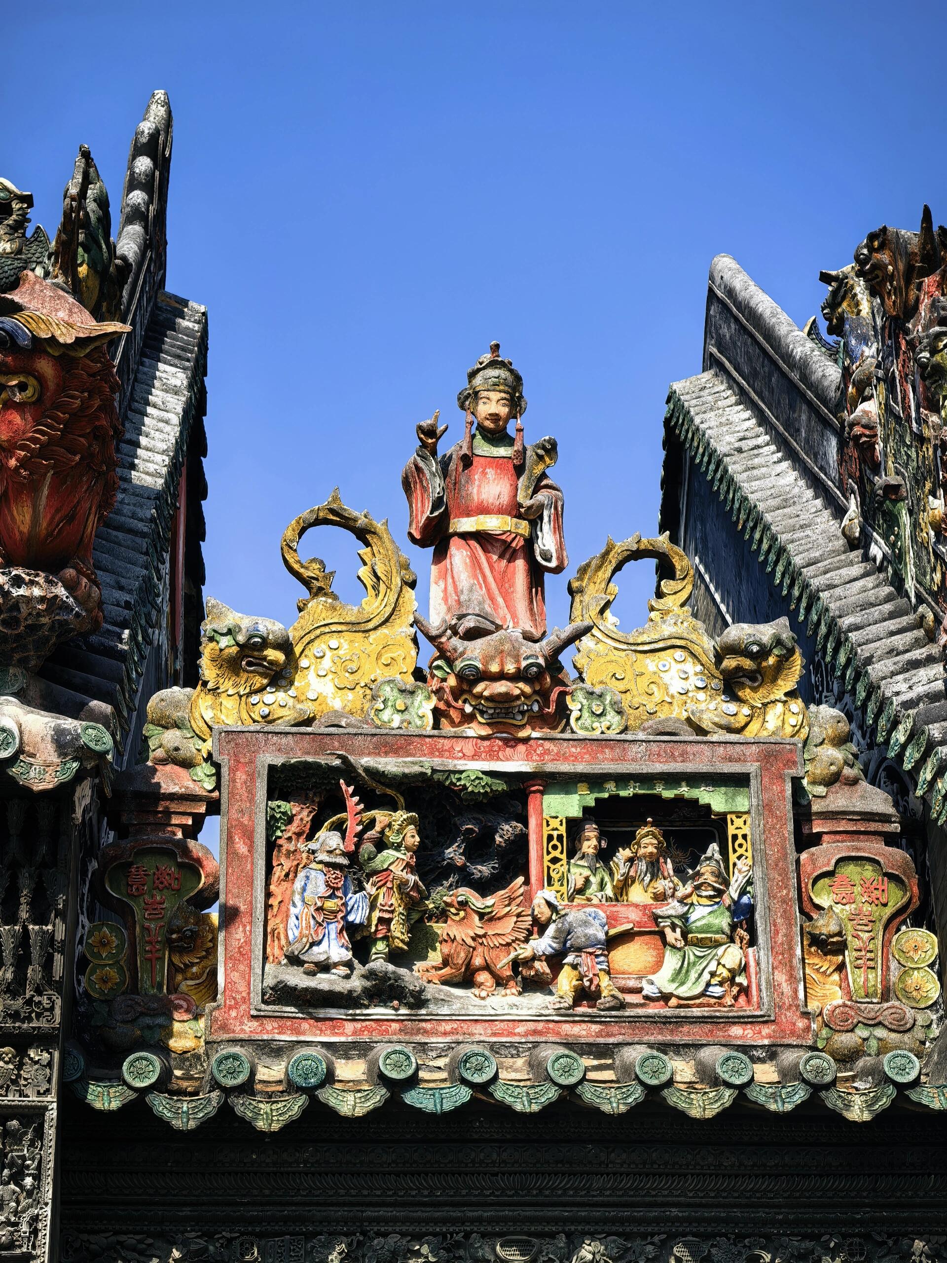 Guangzhou Chen Clan Ancestral Hall & Yongqingfang Full-Day Private Exploration