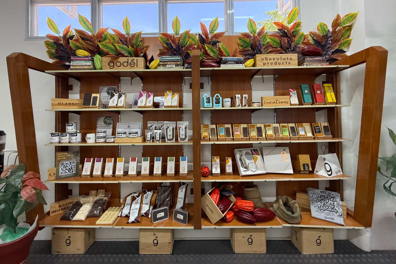 Enjoy complimentary drinks and capture photos at the Godel Chocolate Lounge