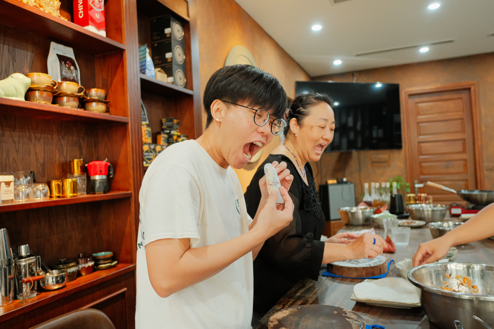 與當地人共餐：傳統餐點、市場導覽 & 免費品酒