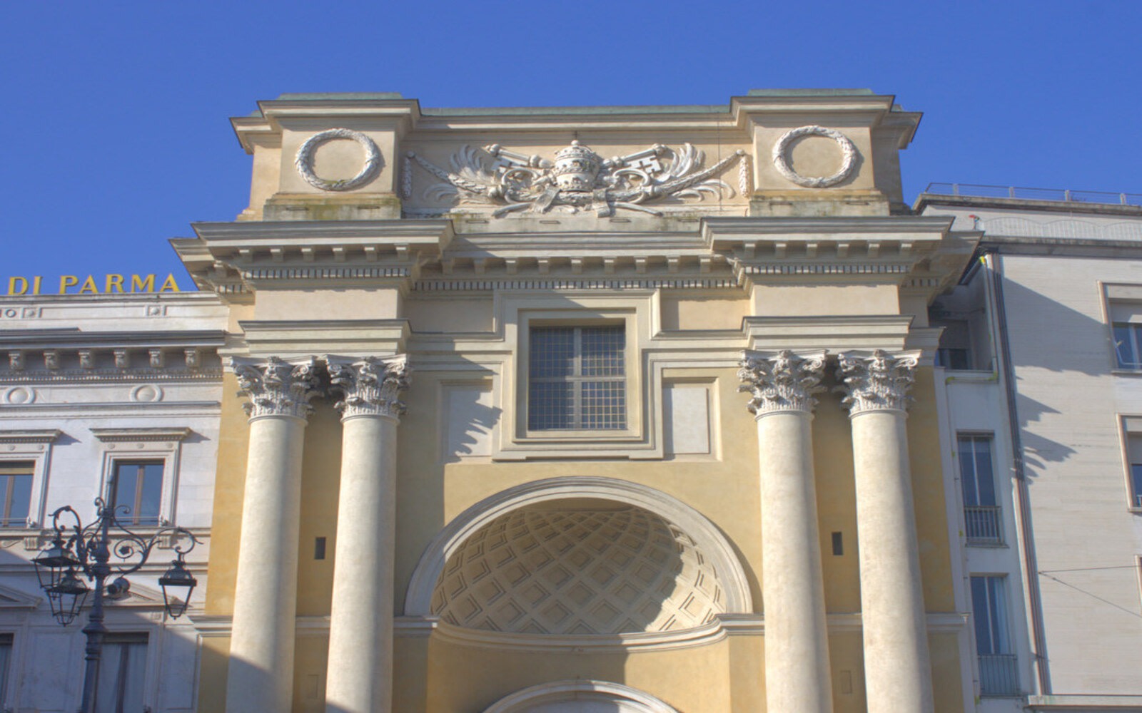 Food tour with tastings and sightseeing in Parma