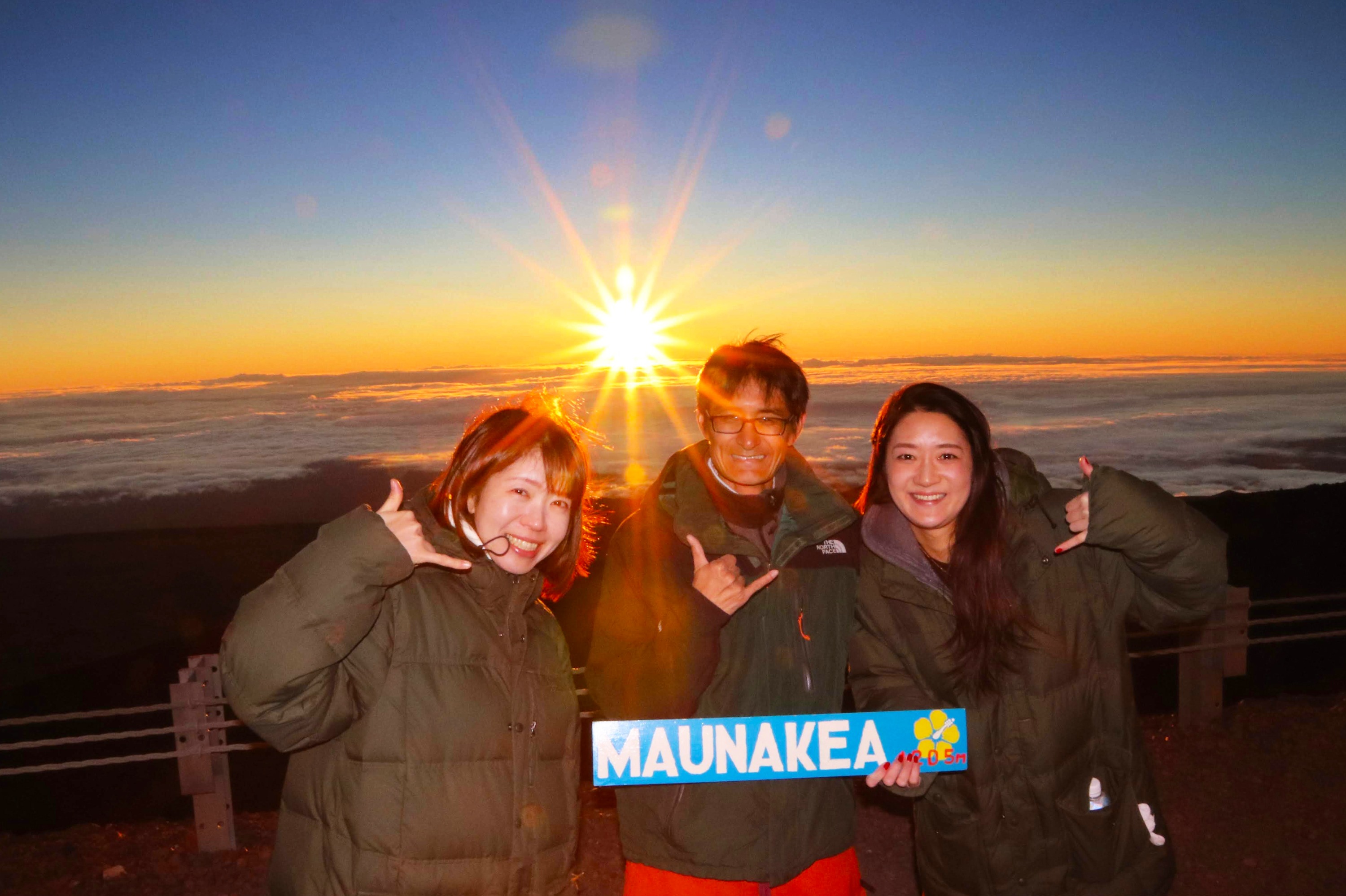 マウナケア山頂 日の出（サンライズ）と星空観測ツアー（ハワイ島・マサシネイチャースクール提供）