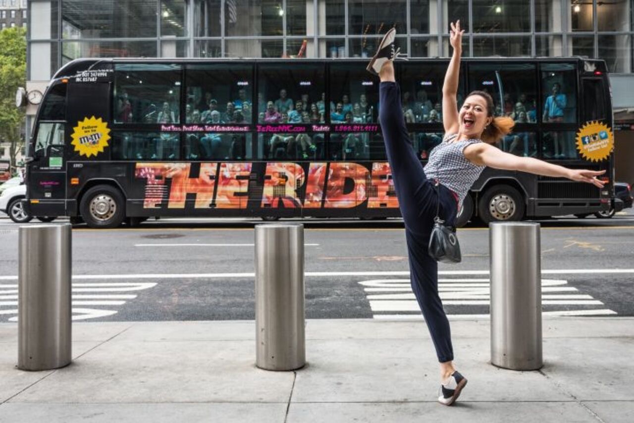 The Ride Theatre Bus & See 30+ NYC Top Sights Walking Tour