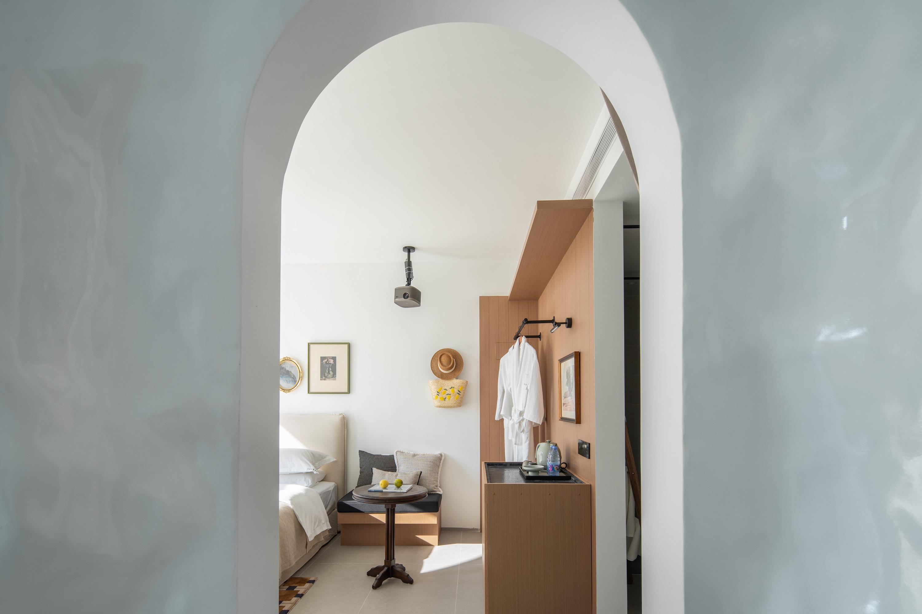 Cloud Cave Pool King Room