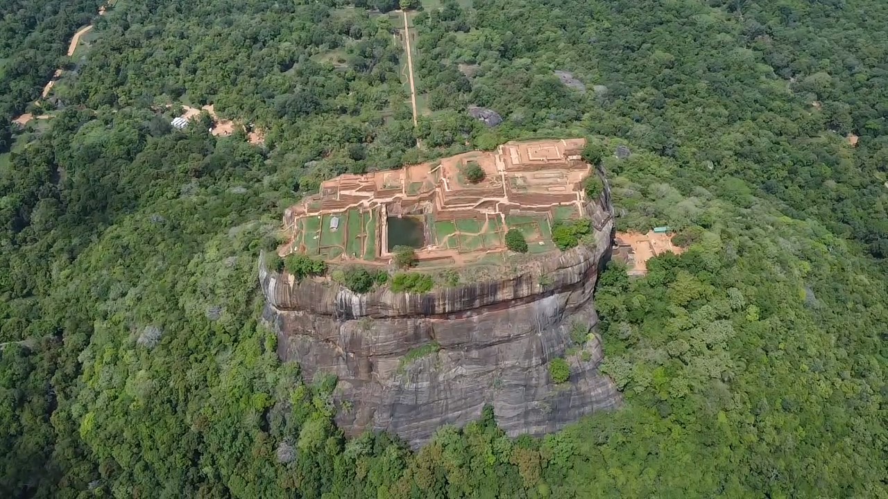 Colombo Sigiriya & Dambulla Day Tour with Safari
