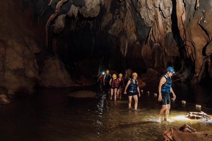 黑洞（Dark Cave）& 峰牙洞（Phong Nha Cave）一日遊