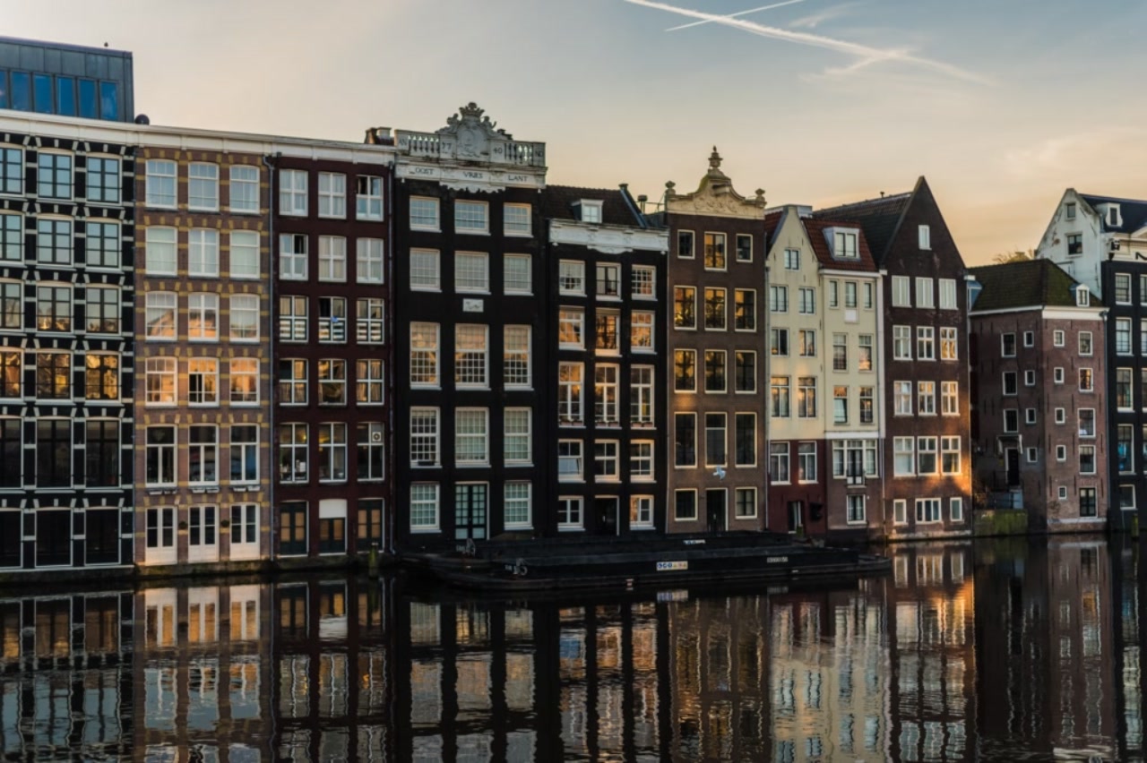 Amsterdam: walk through the main sights with an audio guide