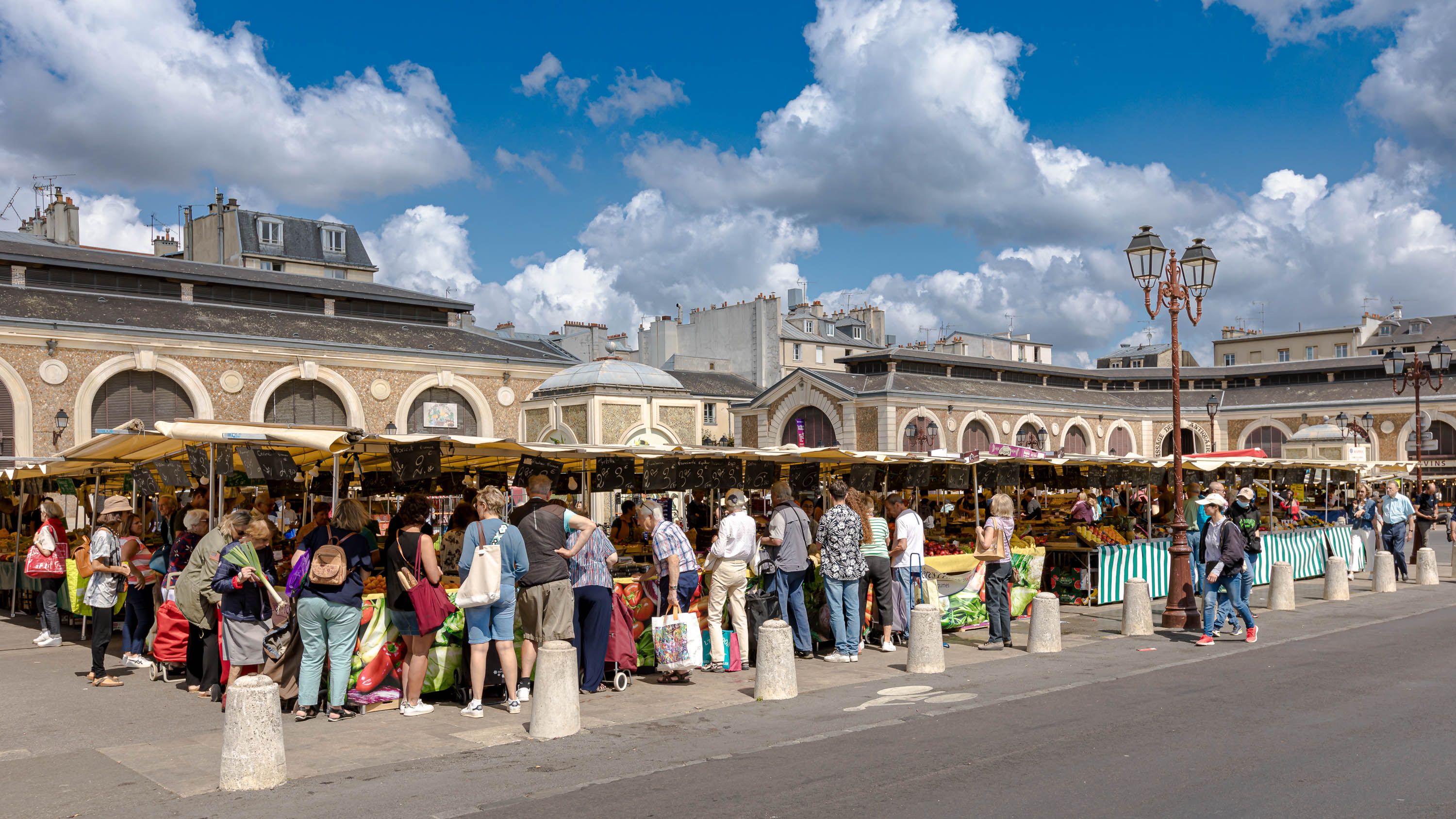 Versailles and Queen Hamlet E-bike tour in Paris