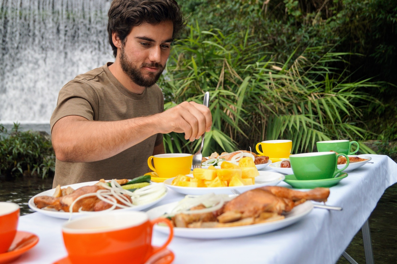 花蓮：親子溯溪＆荖溪瀑布野餐＆SUP