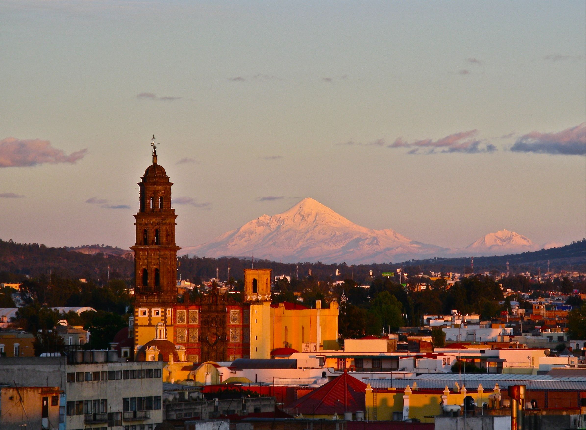 Iztaccihuatl Volcano Hike with an Alpinist