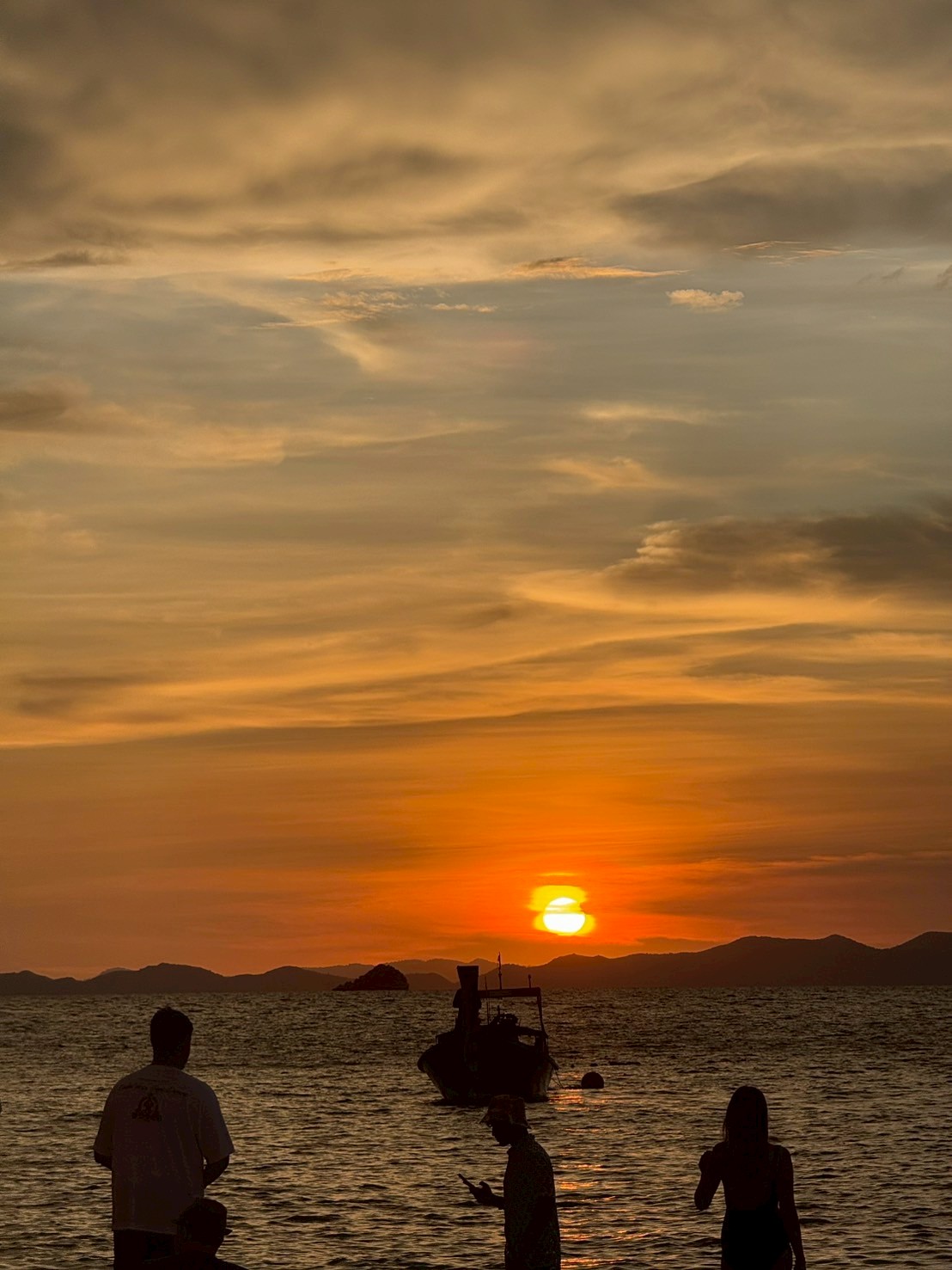 七島日落遊覽（含自助餐、浮潛和夜光浮游生物觀賞）