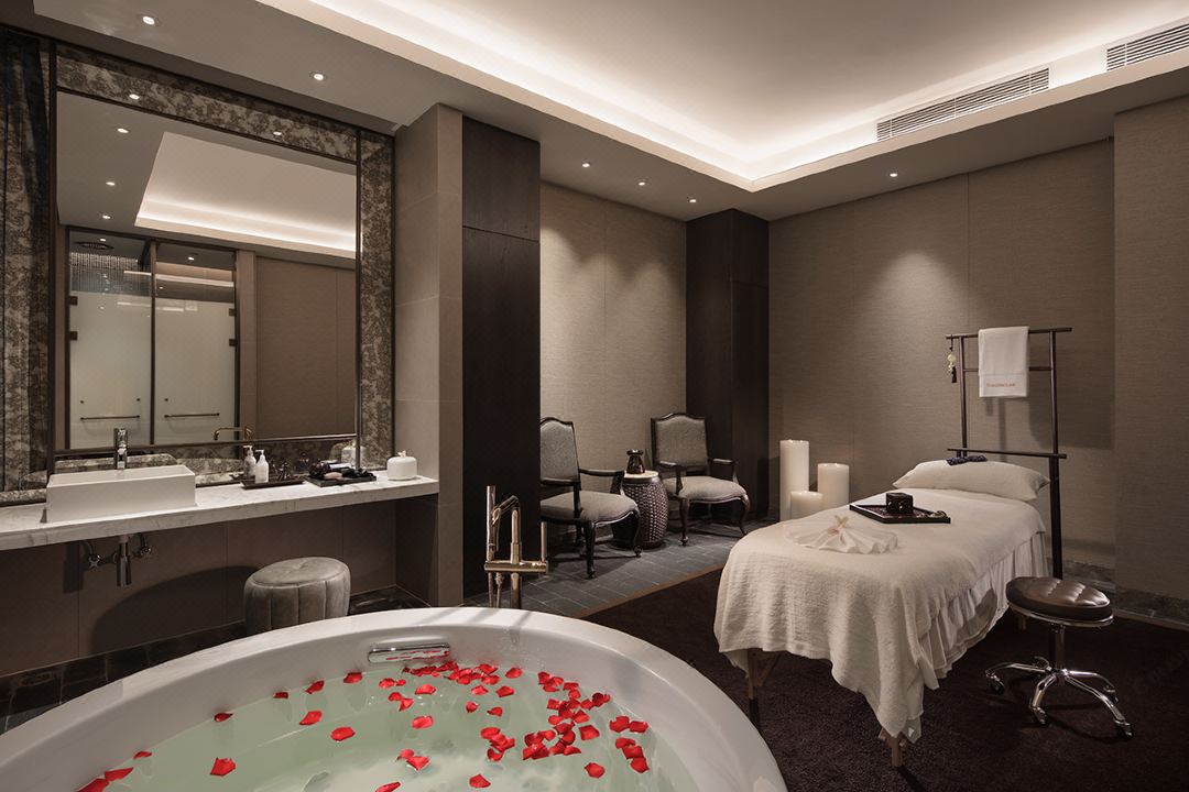 Guangzhou Shibaige Grand View Hotel