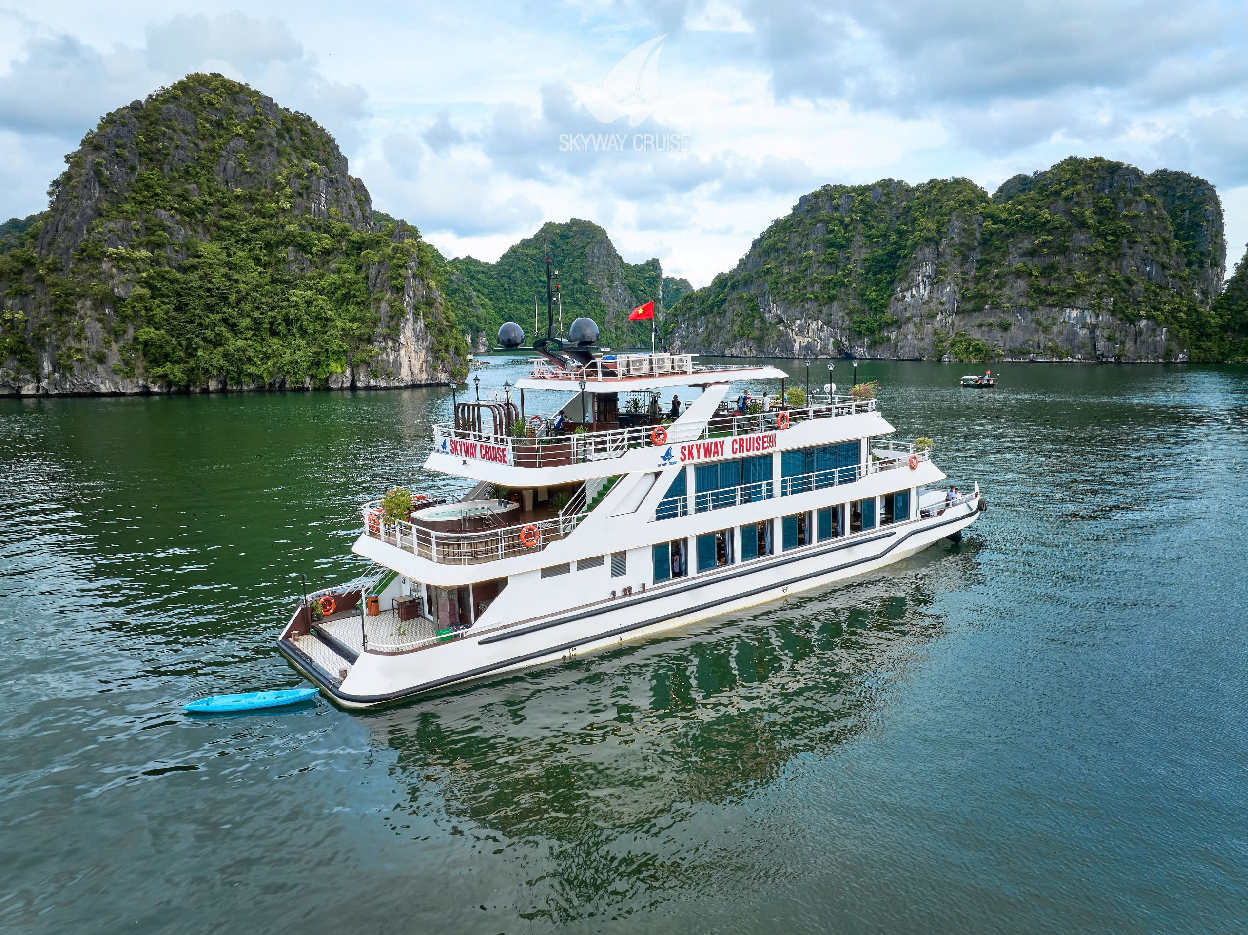 Skyway Luxury Day Cruise: Lan Ha Bay & Cat Ba Day Tour 