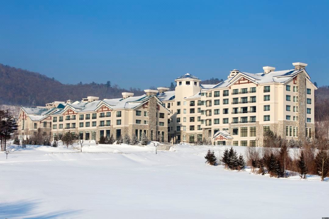 Club Med Yabuli Resort (All-day Dining + Ski Lessons + Unlimited Skiing Experience + Evening Party)