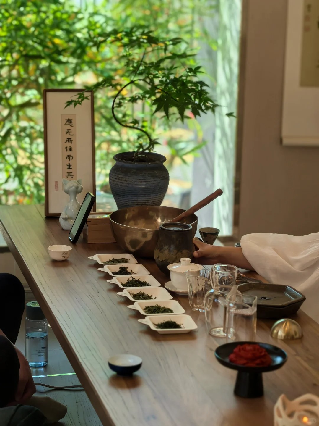 沖泡自制茶葉，對比品鑑；可手寫茶名、包裝茶餅，帶走專屬手作茶