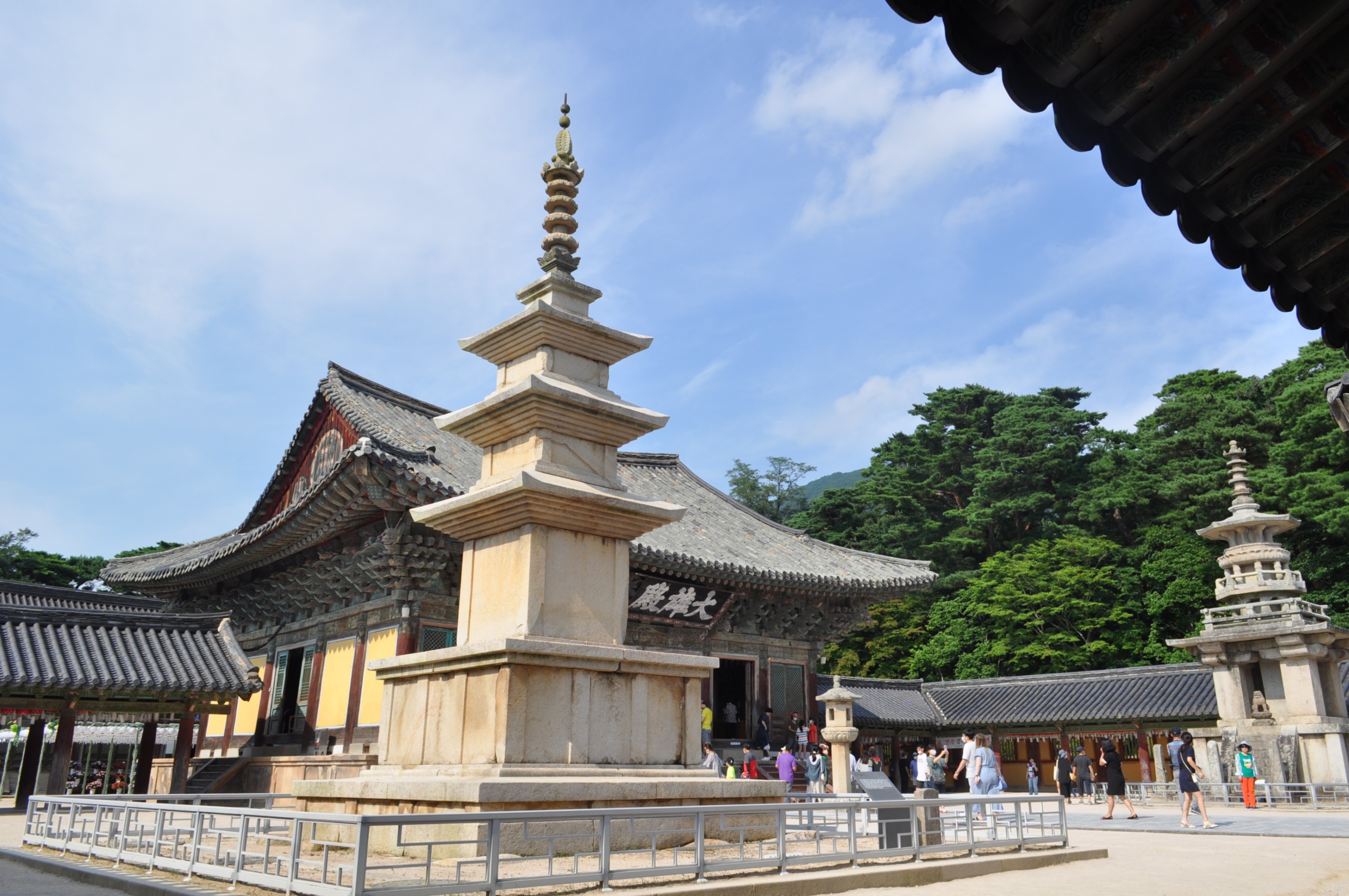 日本語ツアー＃世界遺産の街！慶州３大世界遺産巡り「石窟庵＆仏国寺・大陵苑（天馬塚）と瞻星台・良洞村」+ 韓定食ランチ＜1日／送迎付＞