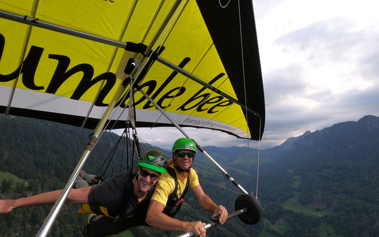 Witnessing the unparalleled beauty of Interlaken from this unforgettable tandem delta flight
