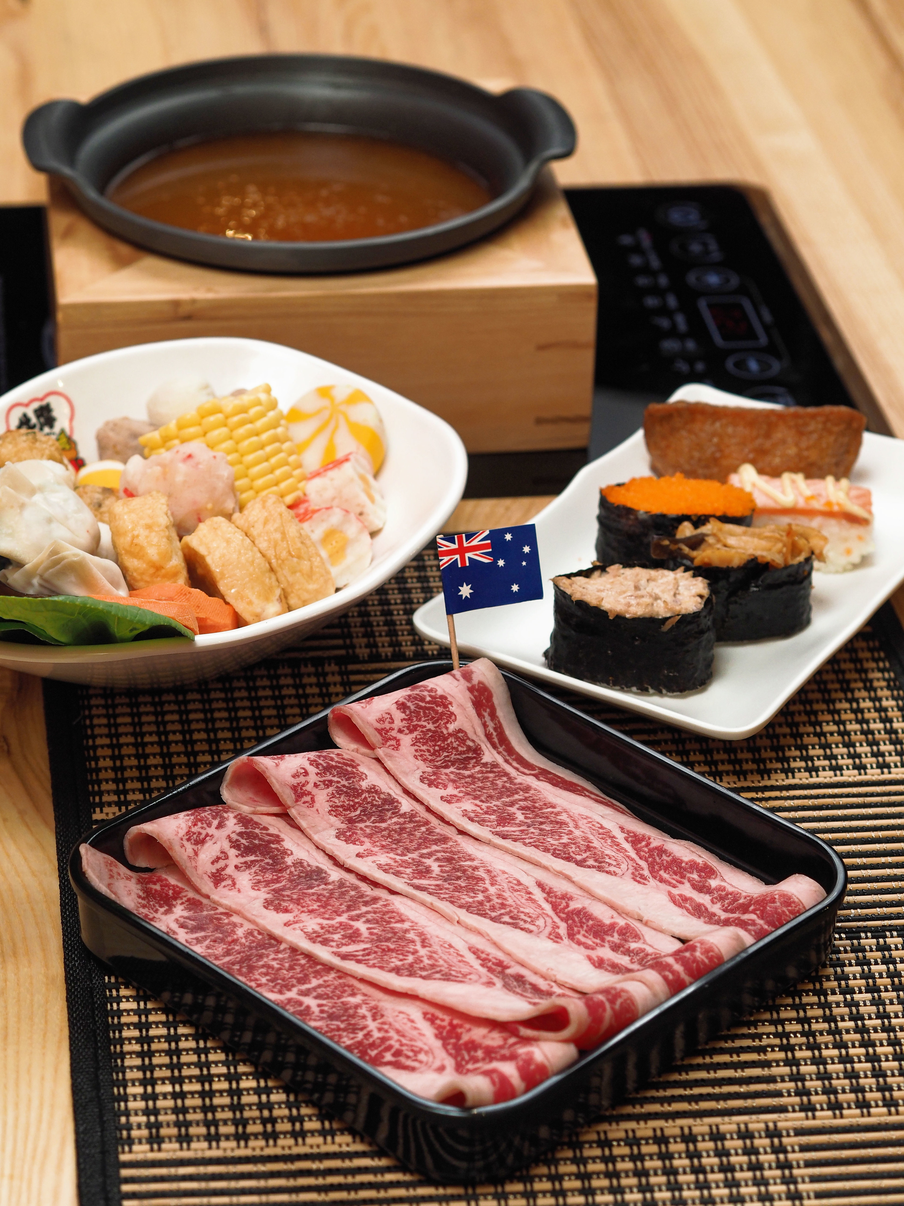 Klang vodiysida Wagyu More restoranida ovqatlanish
