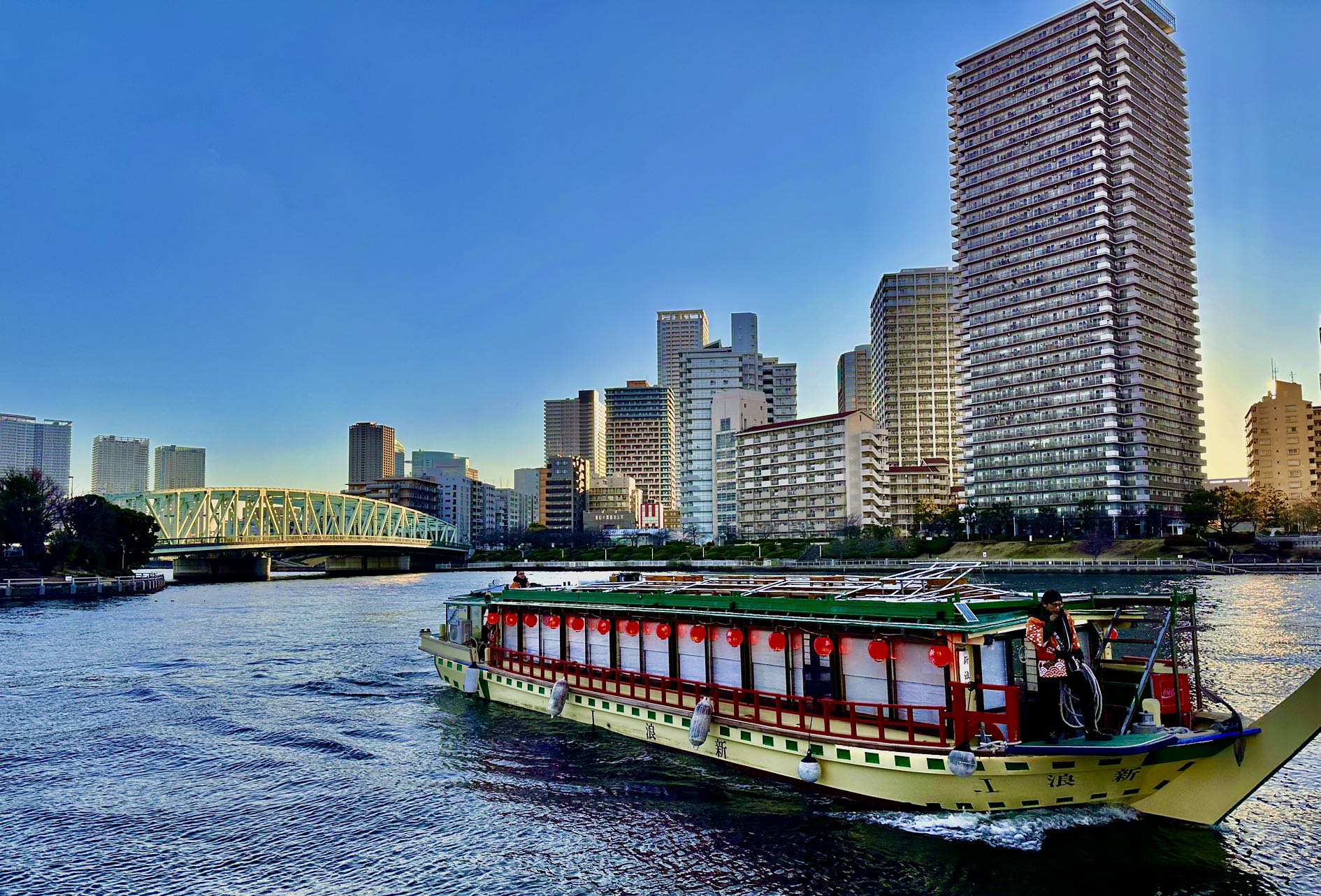 Tokyo Bay Cruise: Unique Yakatabune Boat (Including Tokyo Tower Ticket & Dinner & Japanese Performance & Soft Drinks)
