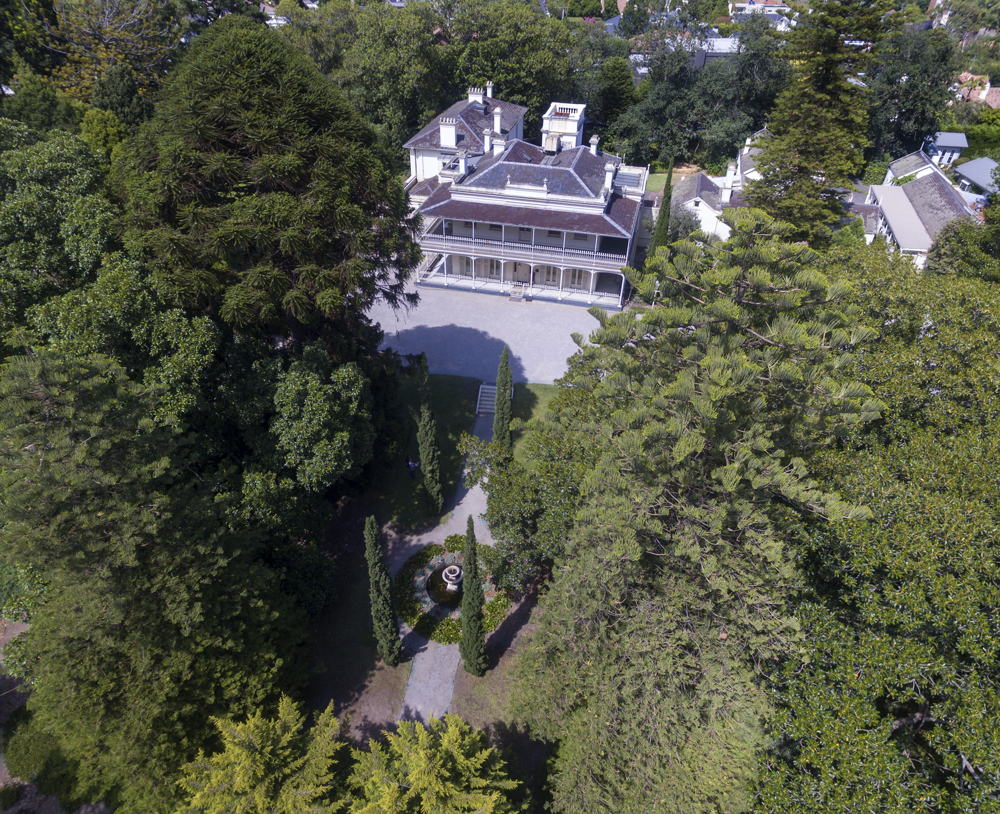 Guided Tour of Como House + Souvenir