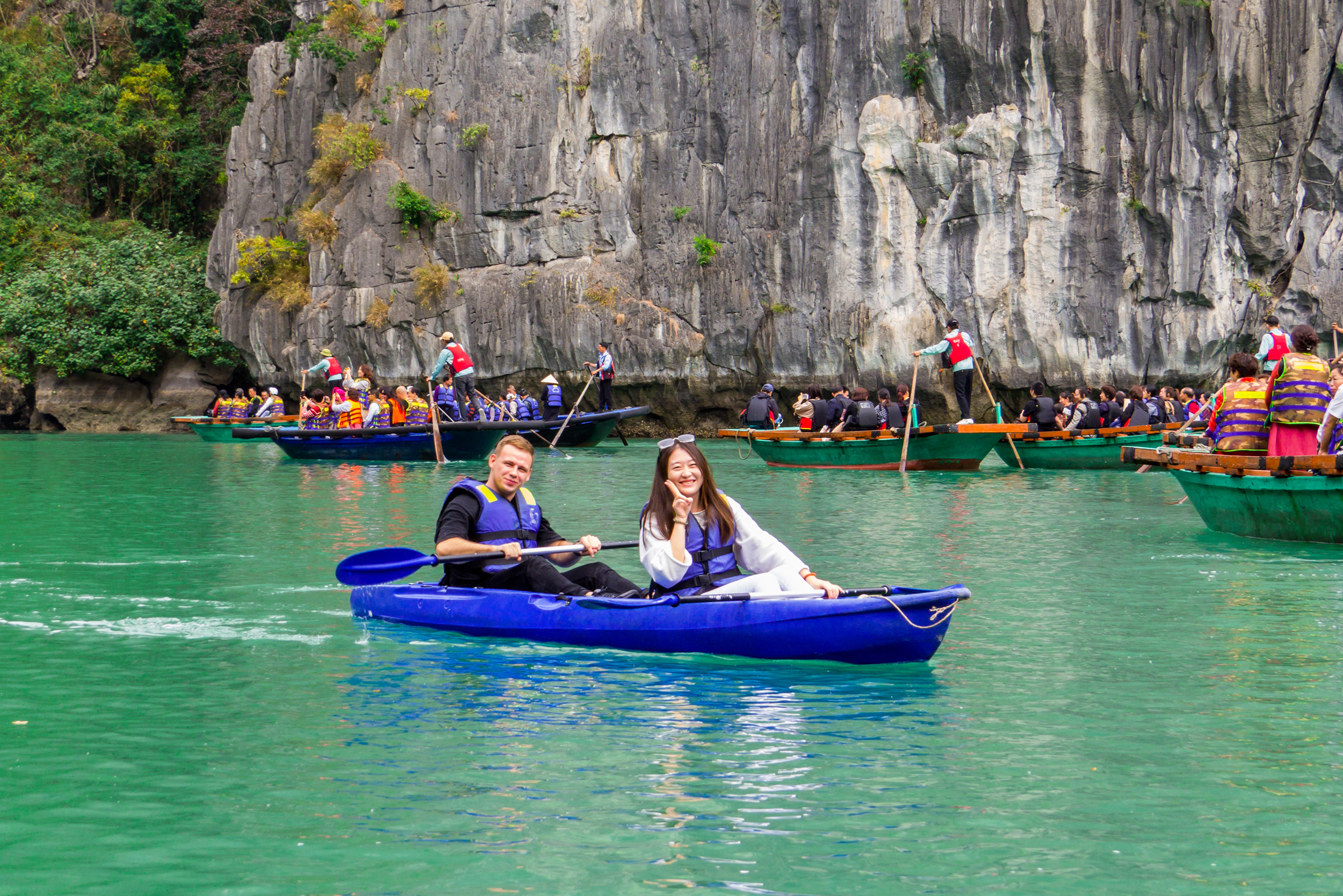 [路線二] 乘坐平陽 68 號豪華遊輪體驗下龍灣一日遊 (Ha Long Bay Day Tour By Luxury Binh An 68 Cruise)