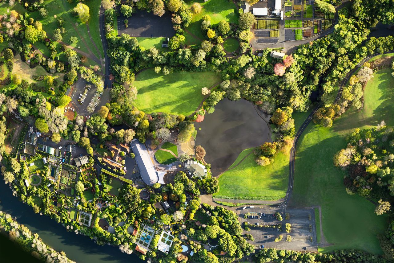 Rotorua to Auckland via Taupo & Hamilton Gardens (One-Way) Small Group Tour