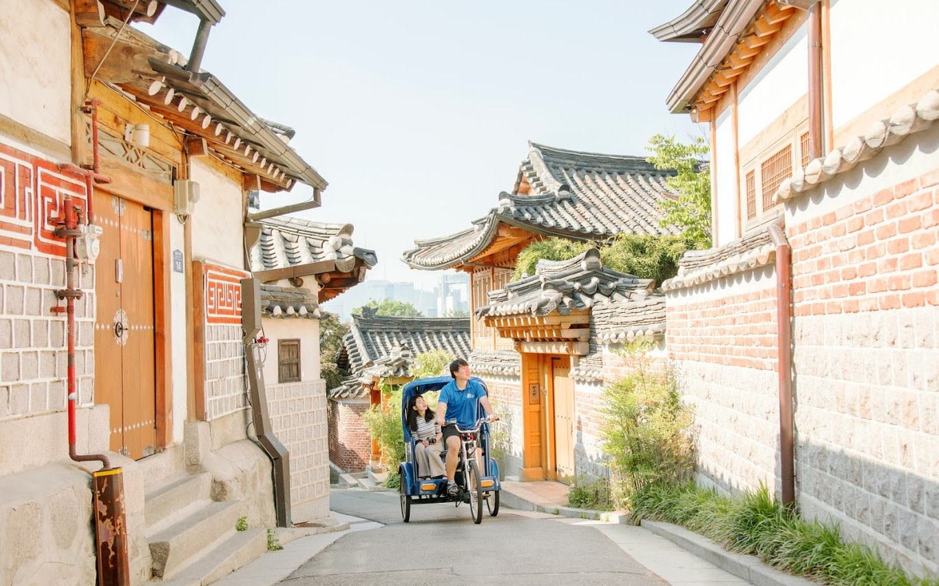 Seoul Bukchon Hanok Village Half-Day Pedicab Tour with K-Content Sites