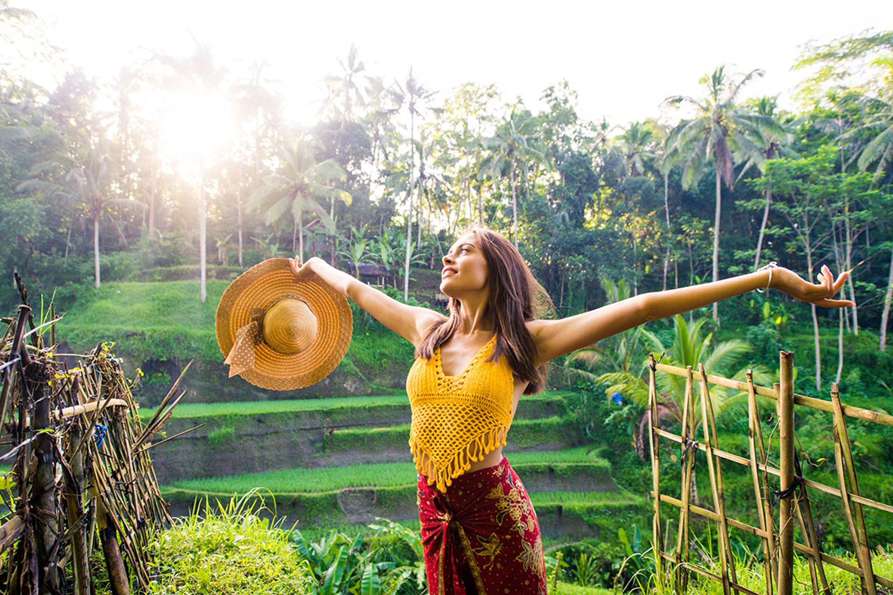 德格拉朗梯田是巴厘島一處風景如畫的景點,以其鬱鬱蔥蔥的綠色梯田和優美的景色而聞名,是攝影和享受寧靜氛圍的理想場所。 德格拉朗梯田是巴厘島一處風景如畫的景點,以其鬱鬱蔥蔥的綠色梯田和優美的景色而聞名,是攝影和享受寧靜氛圍的理想場所。