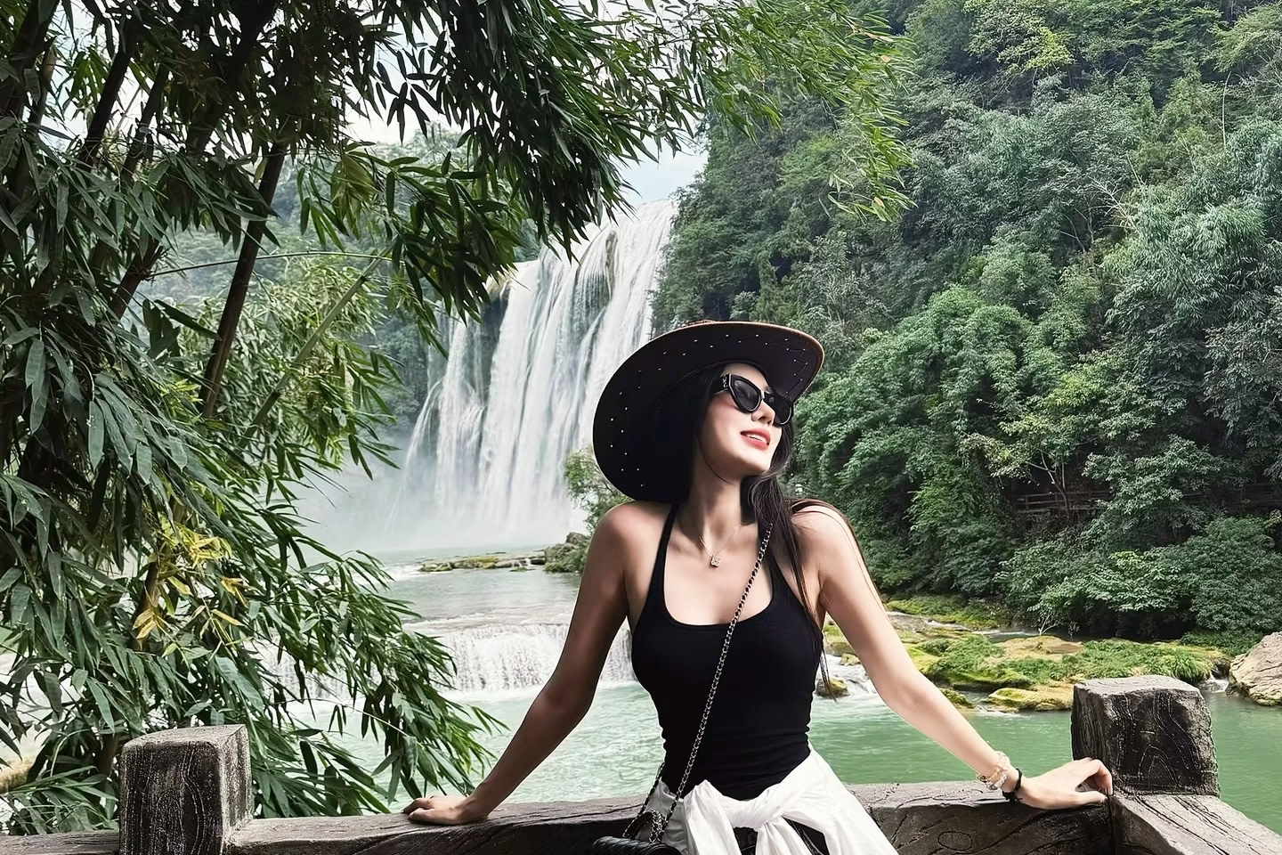 3-Day Tour of Huangguoshu Waterfall, Libo Xiaoqikong, and Xijiang Qianhu Miao Village in Guizhou (Miao Long Table Feast)