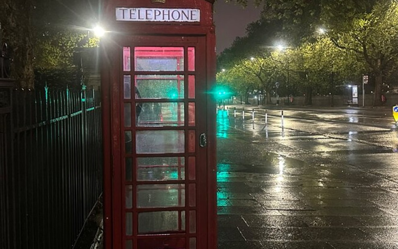 Experience the timeless charm of London as its landmarks glow beautifully at night