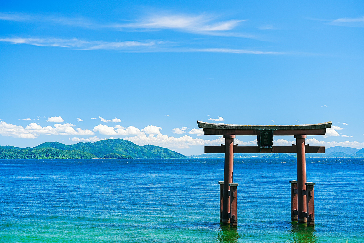 [Shiga In-depth Tour] Miho Museum or Omi Hachiman Ancient Street and Old Bamboo Forest or Hieisan Shrine and Lake Biwa Shirahige Shrine Water Torii (Roundtrip from Osaka / Kyoto)