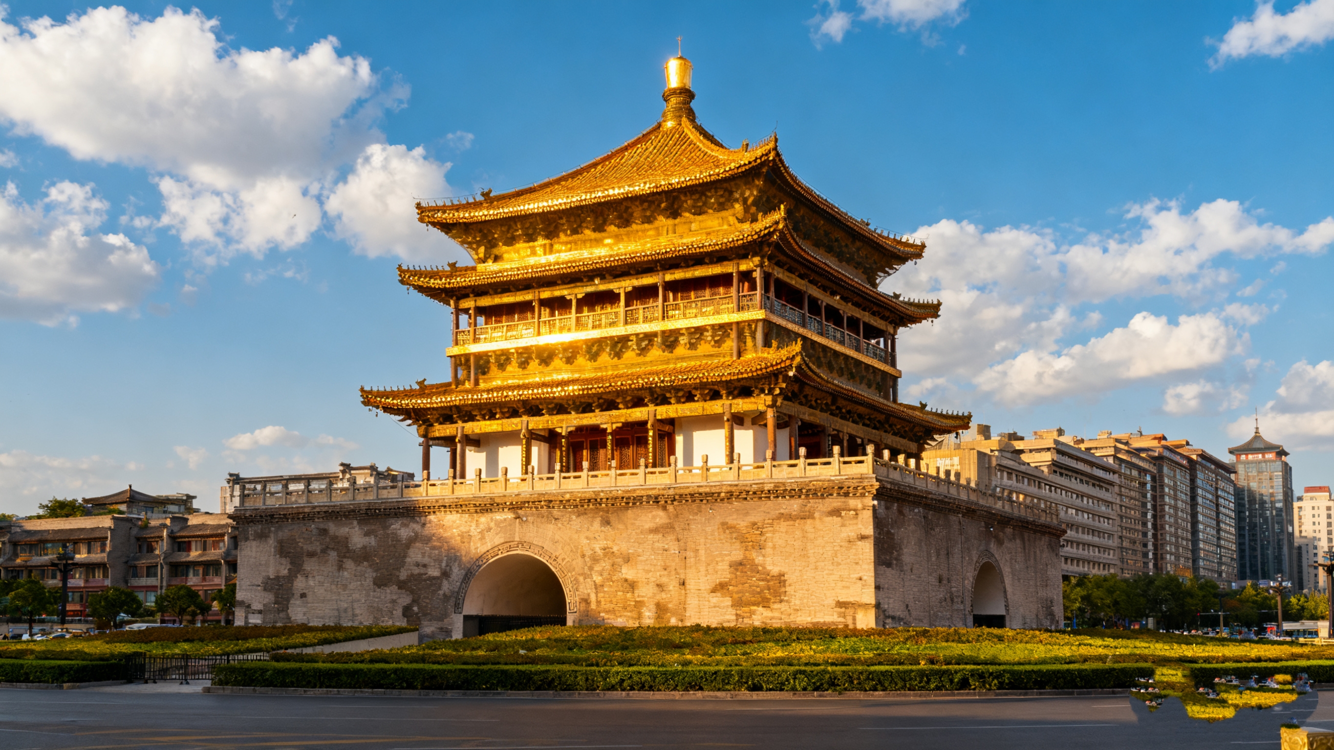 西安鐘樓,是西安的地標性建築之一,也是中國現存形制最大、保存最完整的明代鐘樓; 西安鐘樓,是西安的地標性建築之一,也是中國現存形制最大、保存最完整的明代鐘樓;