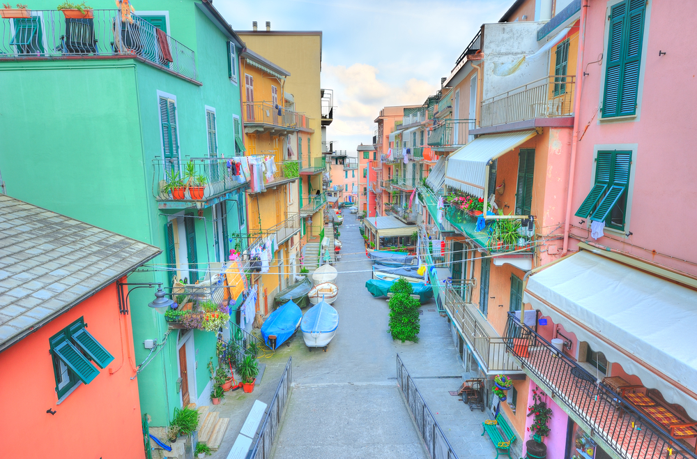 walk around the beautiful colourful houses in Cinque terre