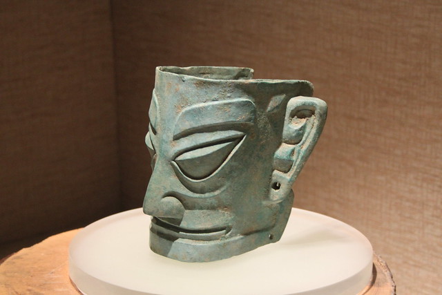 head sculpture at Sanxingdui Museum at chengdu private day tour